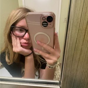 Meet your Posher, Karmen